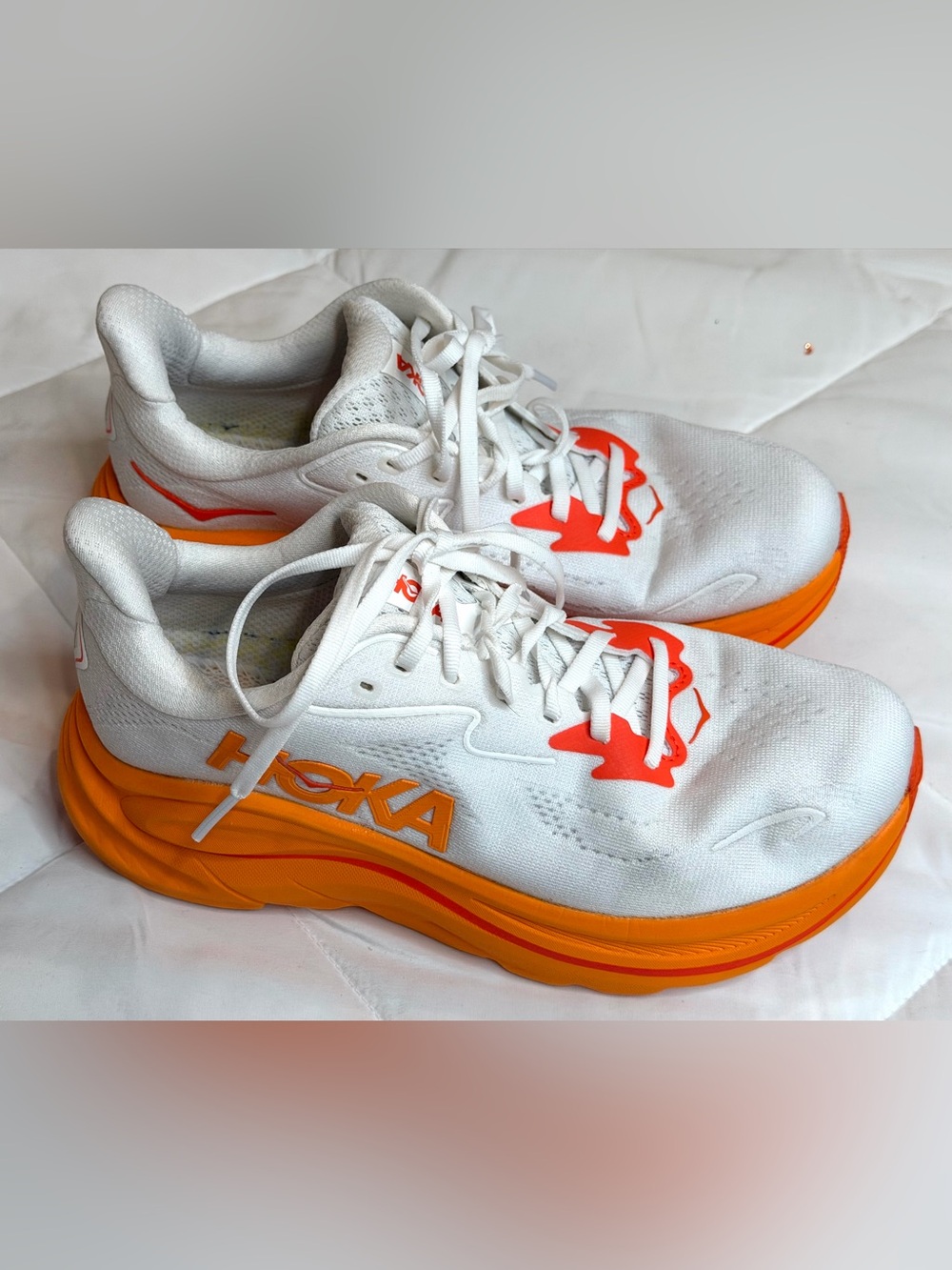 Hoka One Clifton 10 Women’s Sz 8.5 Frost Orange Zest 1162031 FGZ Athletic Shoes